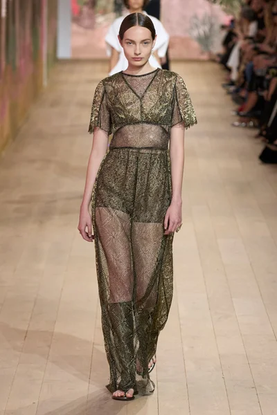Look 34